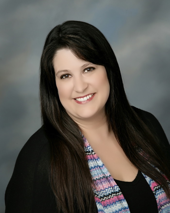 Laura Headshot insurance-agent-batesville-ar