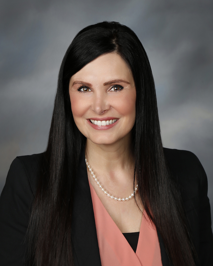 Michelle-s headshot insurance-agent-batesville-ar